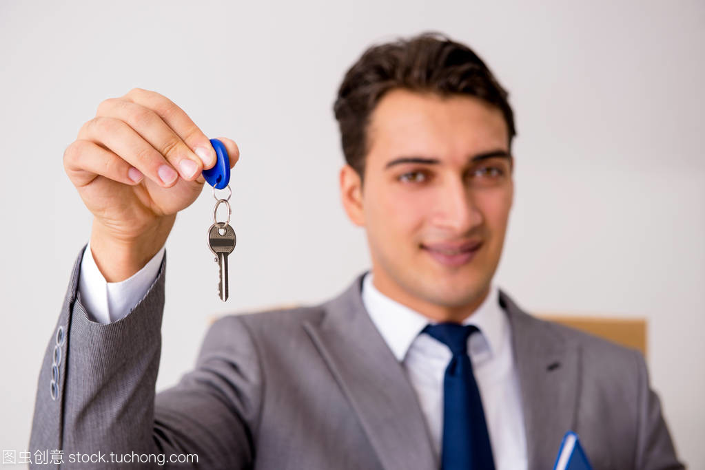 房地产经纪人 开启新房之旅的钥匙与向导